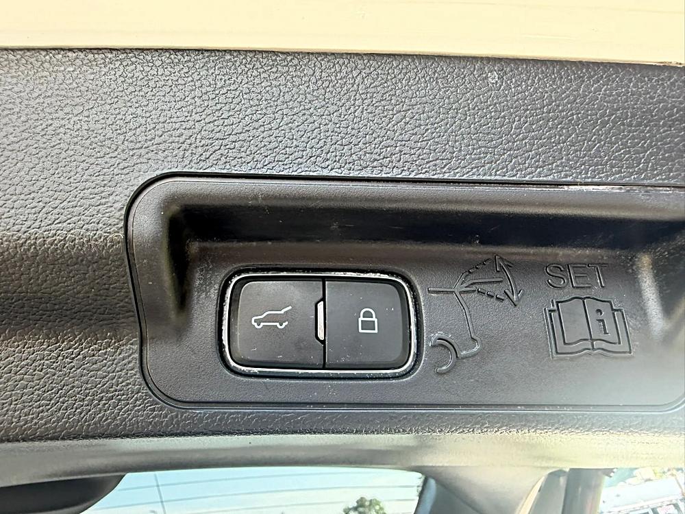 Ford Explorer photo 47