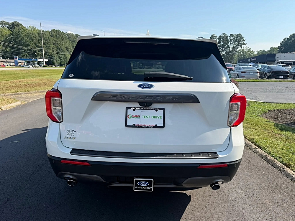 Ford Explorer photo 11