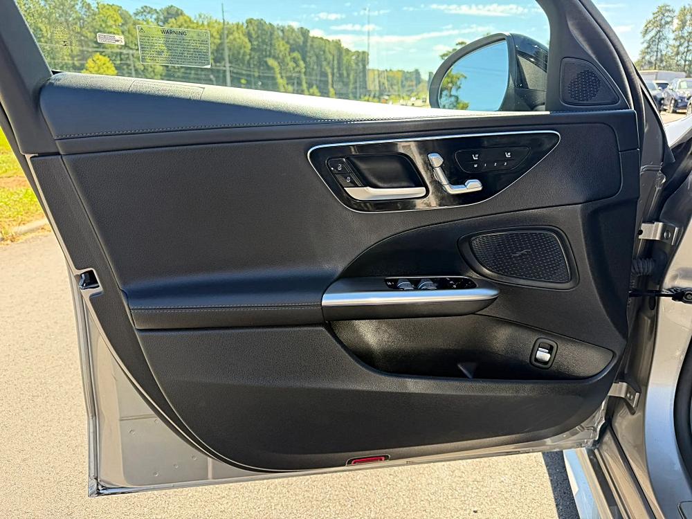 Mercedes-Benz C-Class photo 19