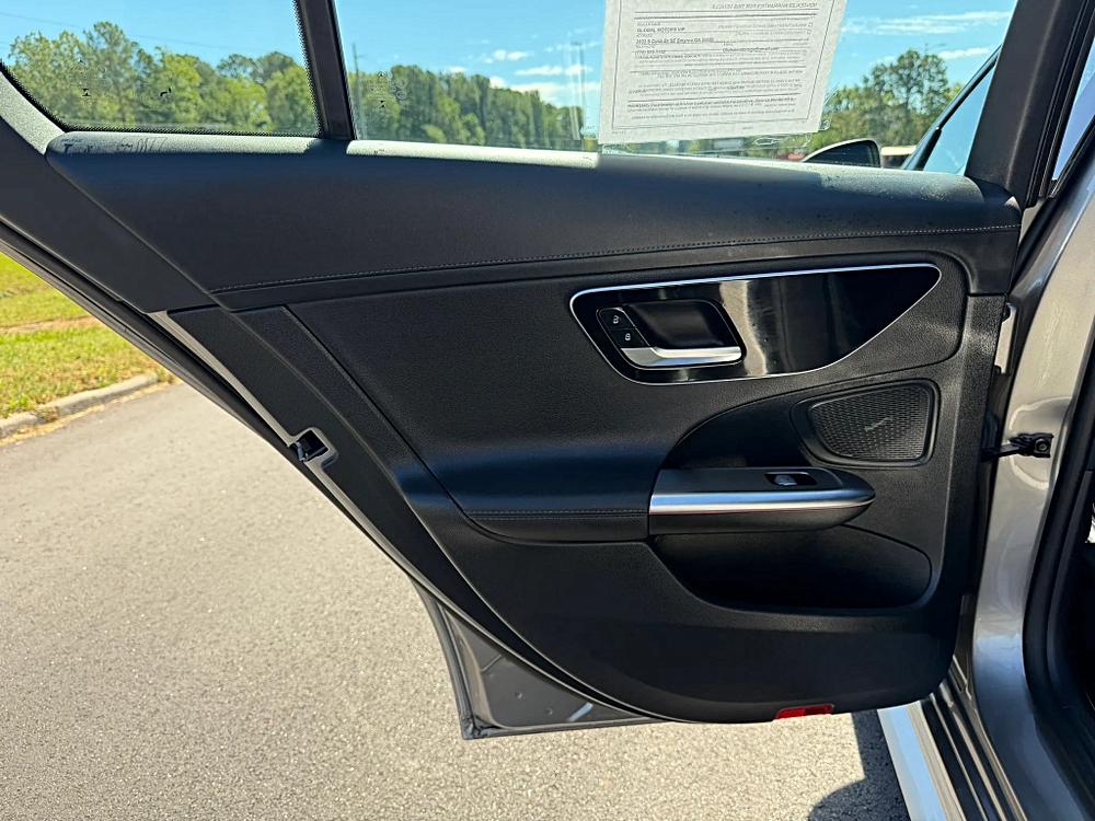 Mercedes-Benz C-Class photo 39