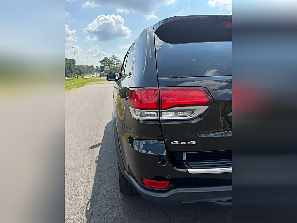 Jeep Grand Cherokee photo 12