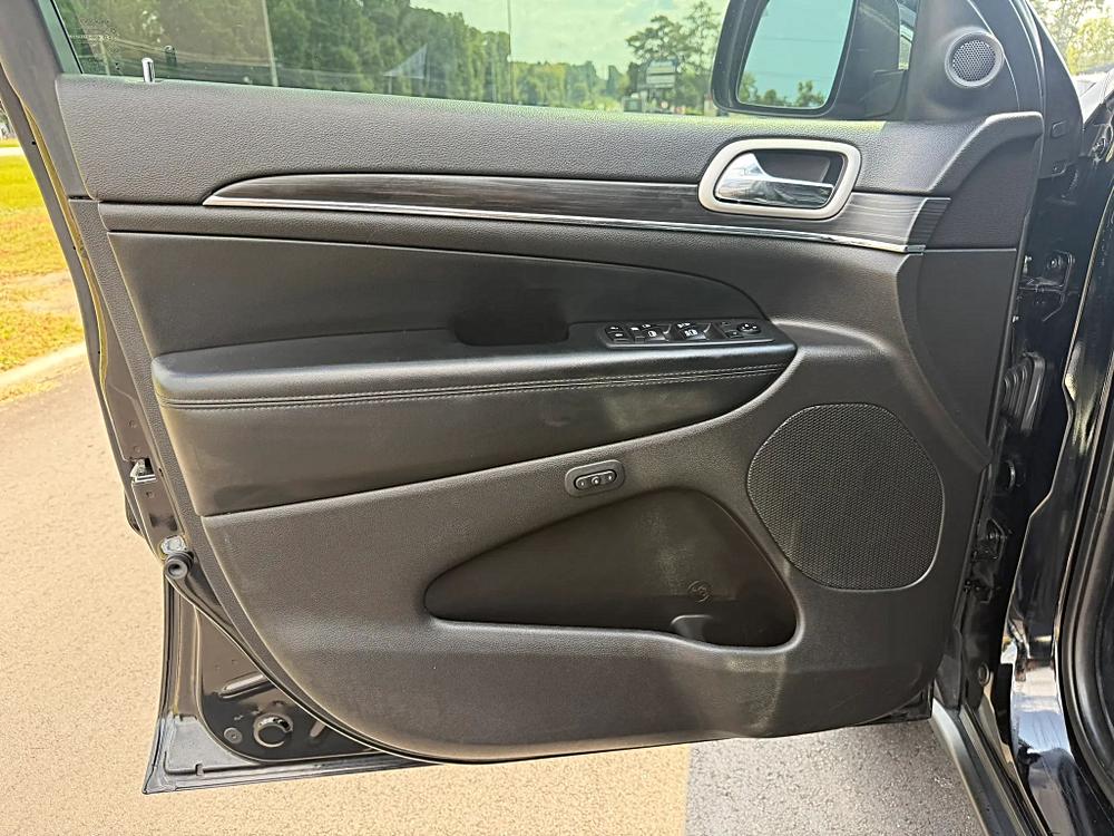 Jeep Grand Cherokee photo 20