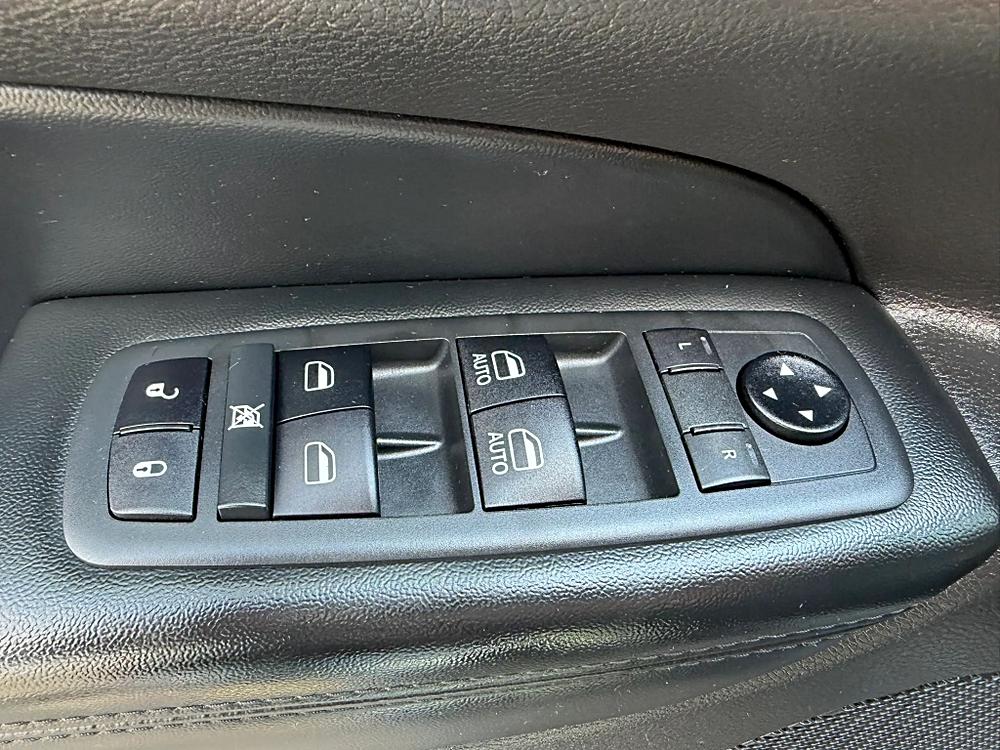 Jeep Grand Cherokee photo 21