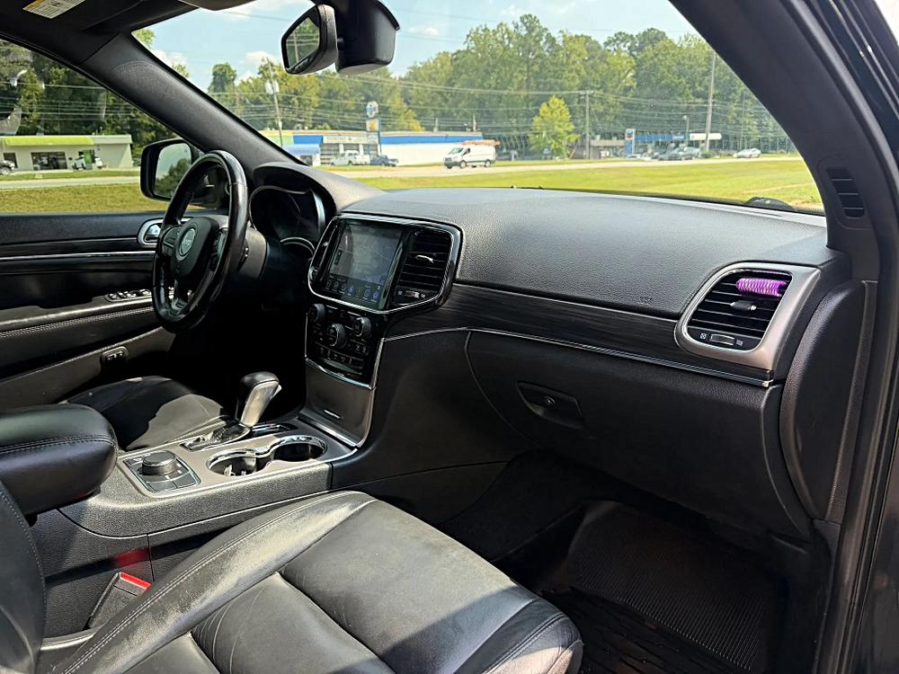 Jeep Grand Cherokee photo 22