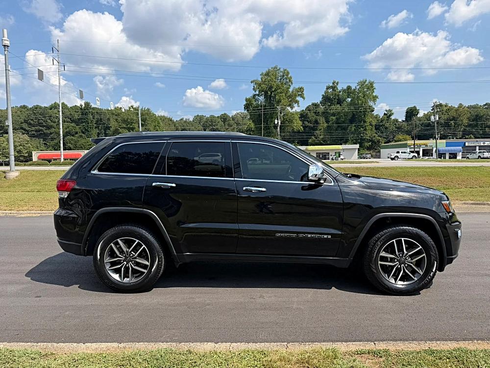 Jeep Grand Cherokee photo 8