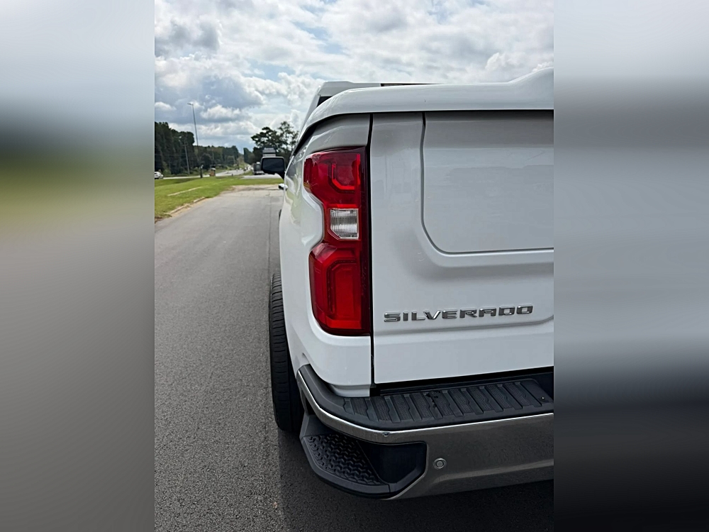 Chevrolet Silverado photo 12