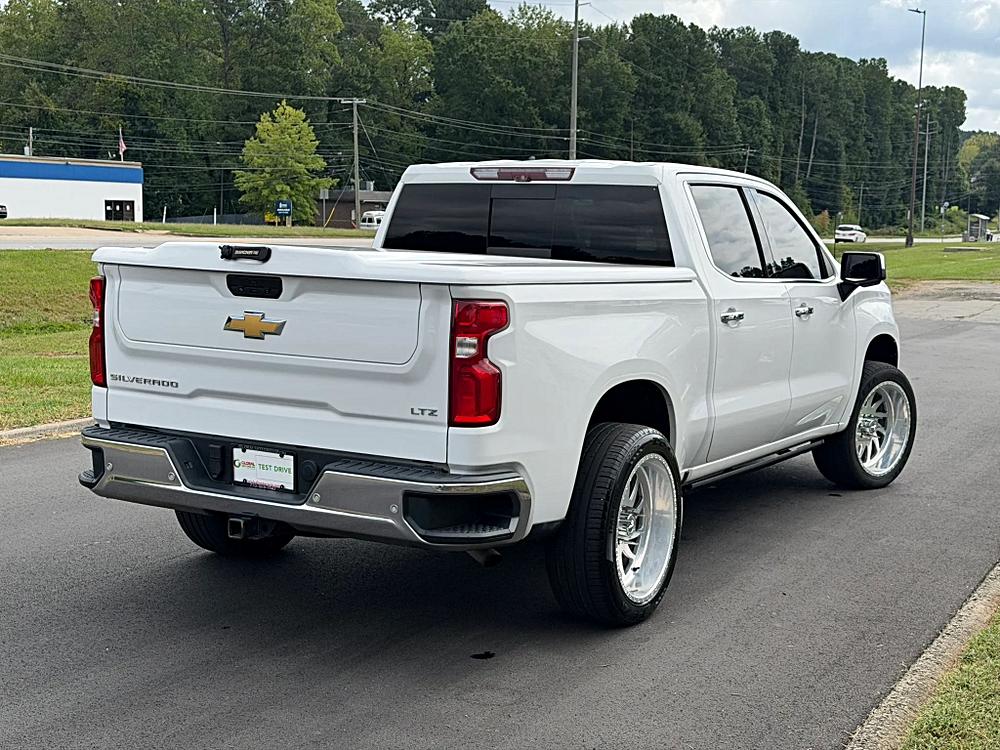 Chevrolet Silverado photo 14
