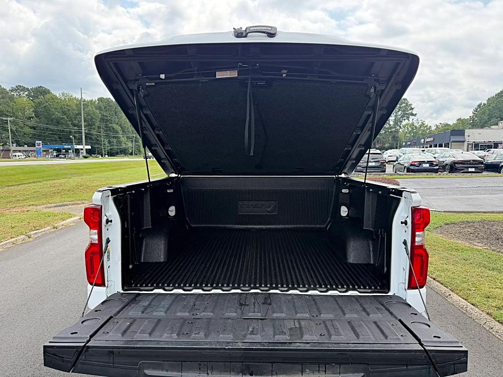 Chevrolet Silverado photo 16