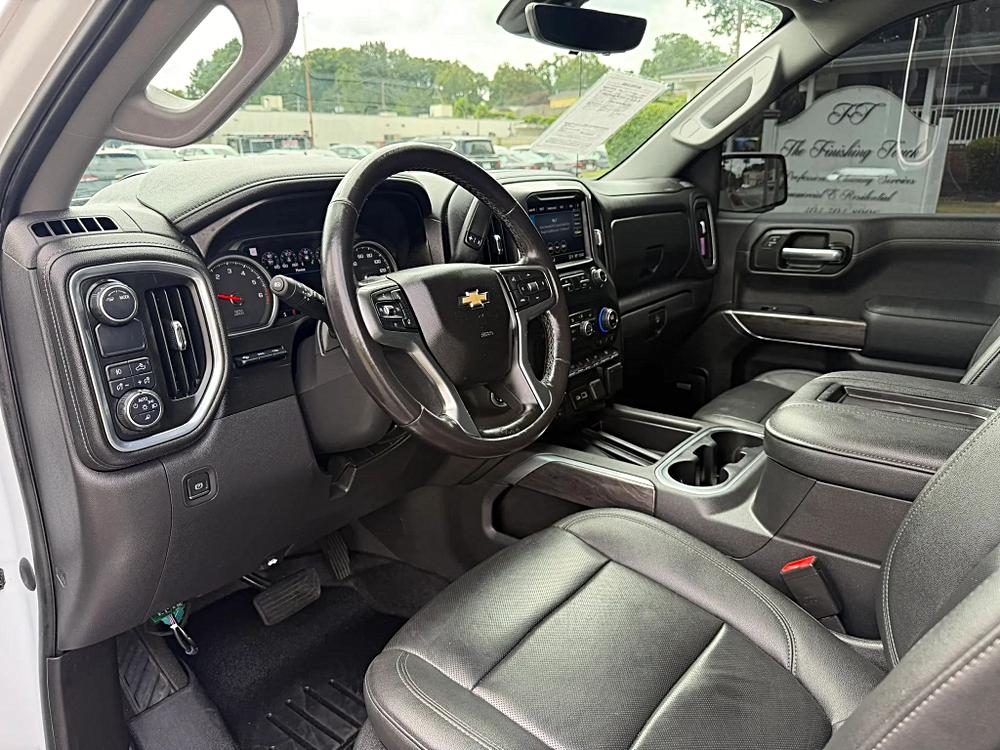 Chevrolet Silverado photo 17