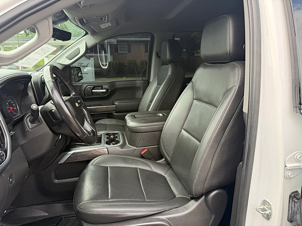 Chevrolet Silverado photo 19
