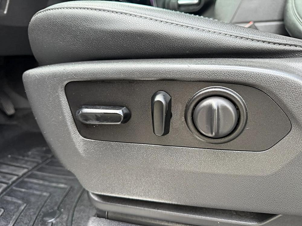 Chevrolet Silverado photo 21