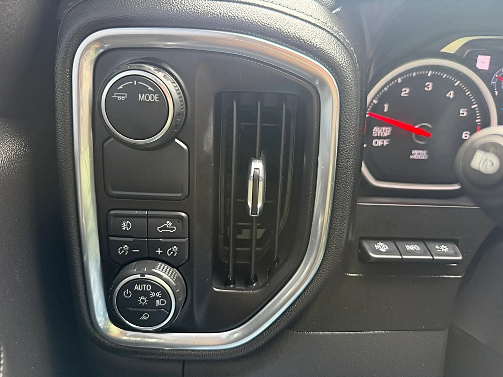 Chevrolet Silverado photo 35