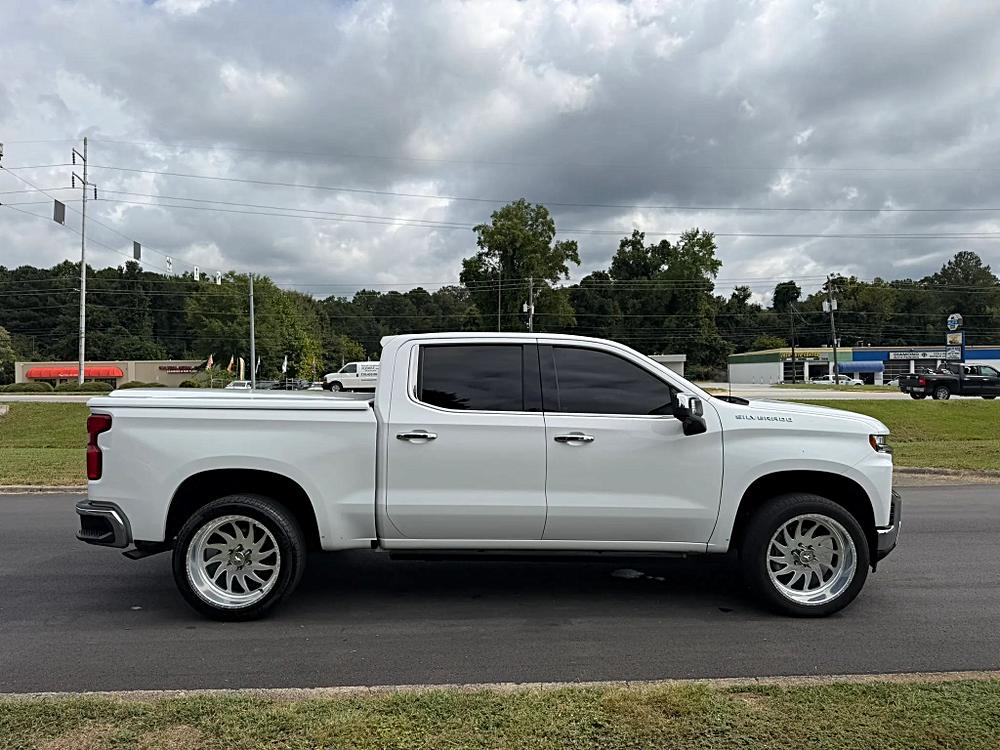 Chevrolet Silverado photo 9