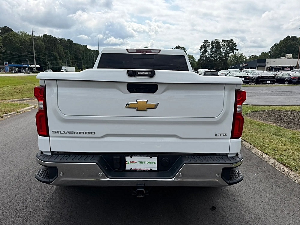 Chevrolet Silverado photo 10