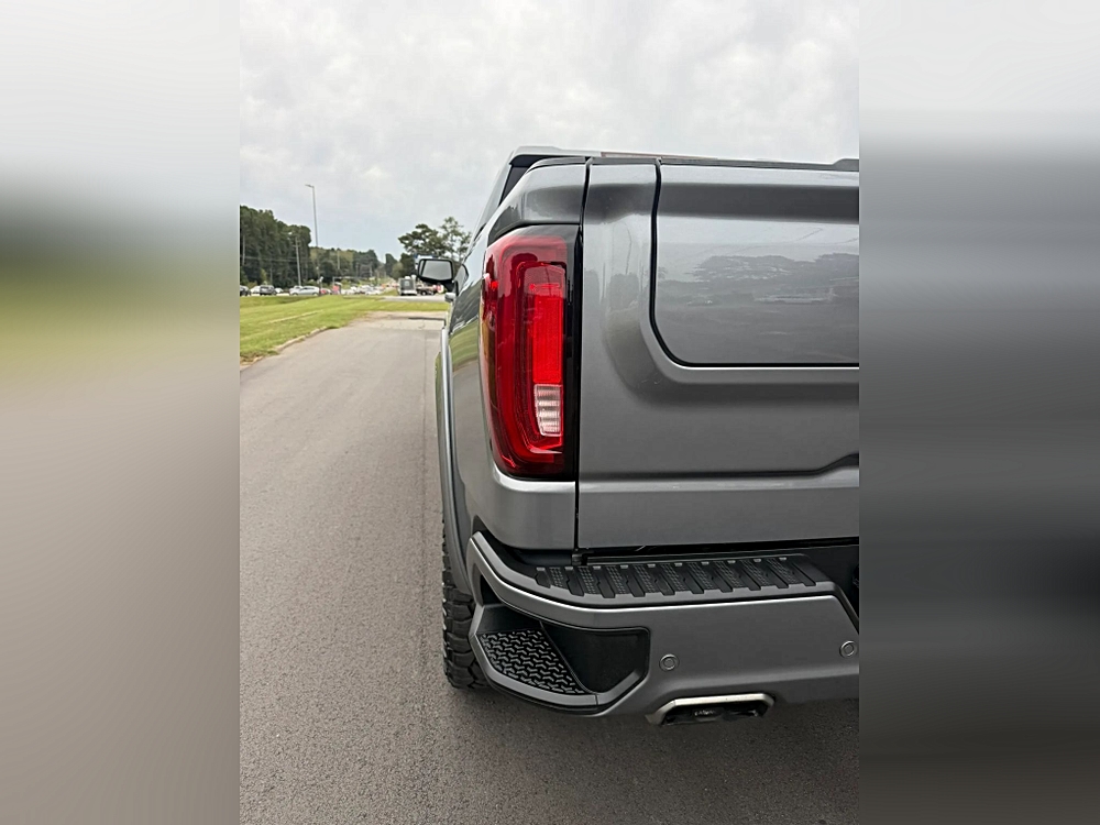 GMC Sierra photo 13