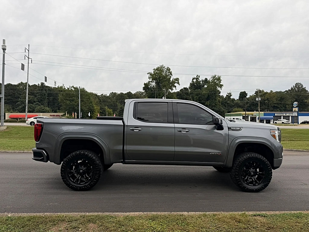 GMC Sierra photo 9