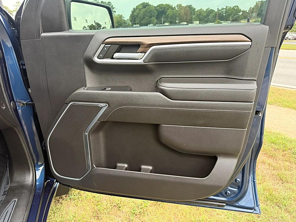 Chevrolet Silverado photo 14