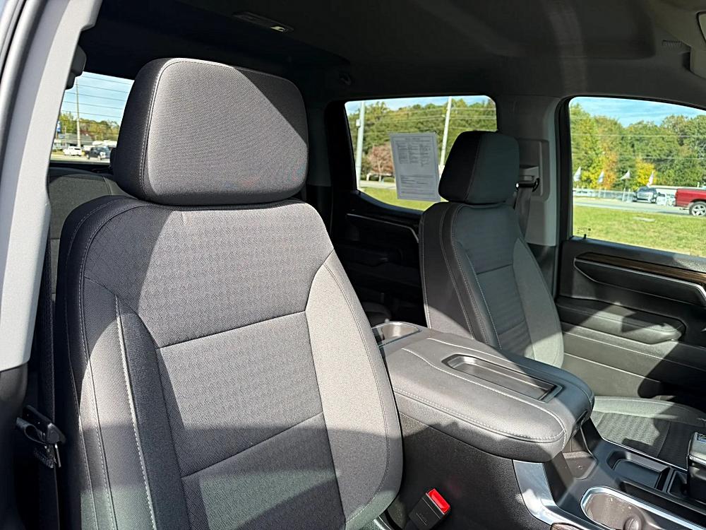 Chevrolet Silverado photo 26