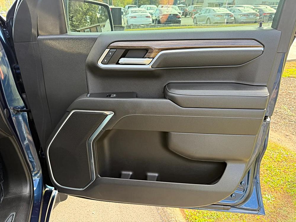 Chevrolet Silverado photo 27