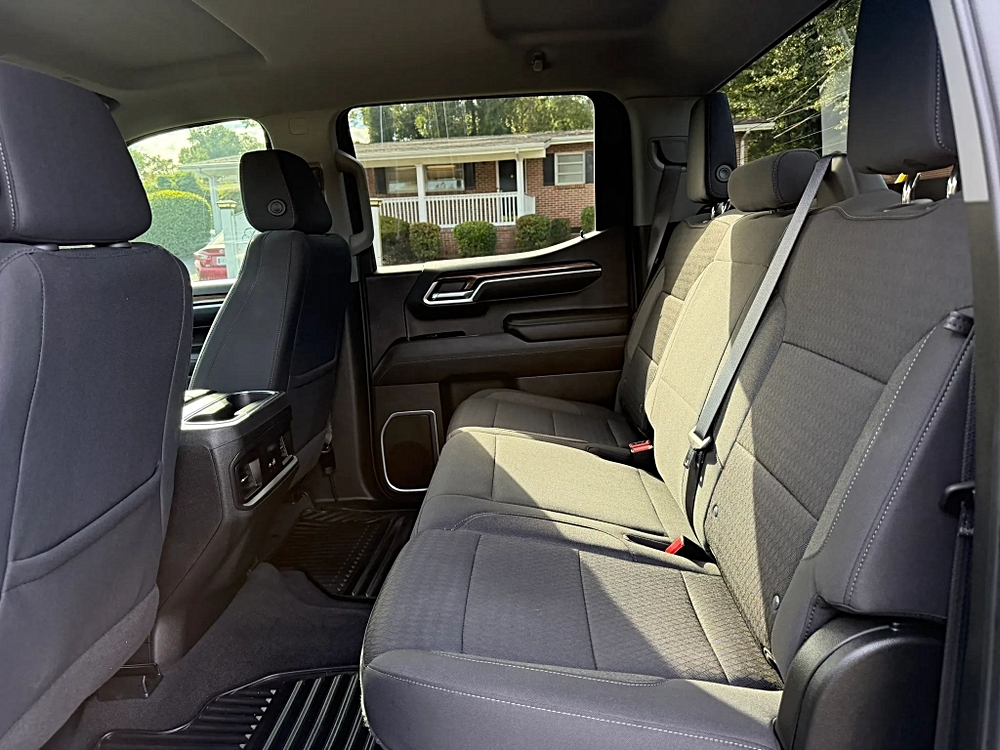 Chevrolet Silverado photo 39