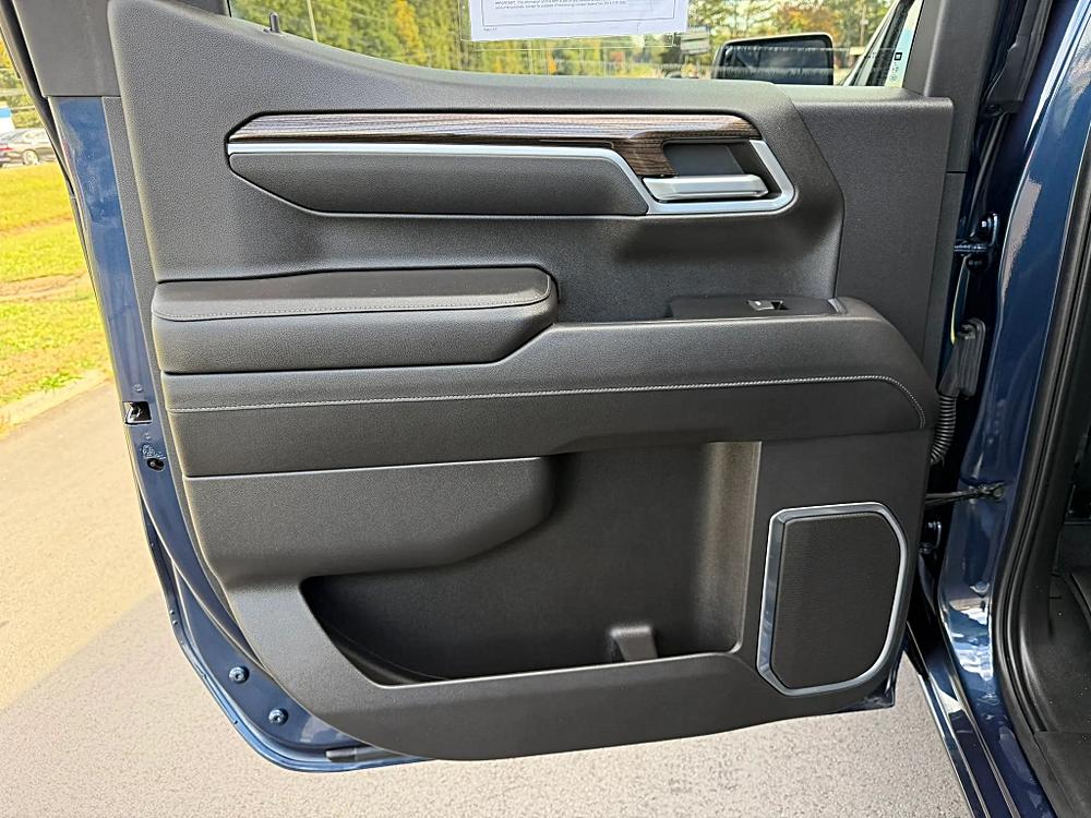 Chevrolet Silverado photo 40
