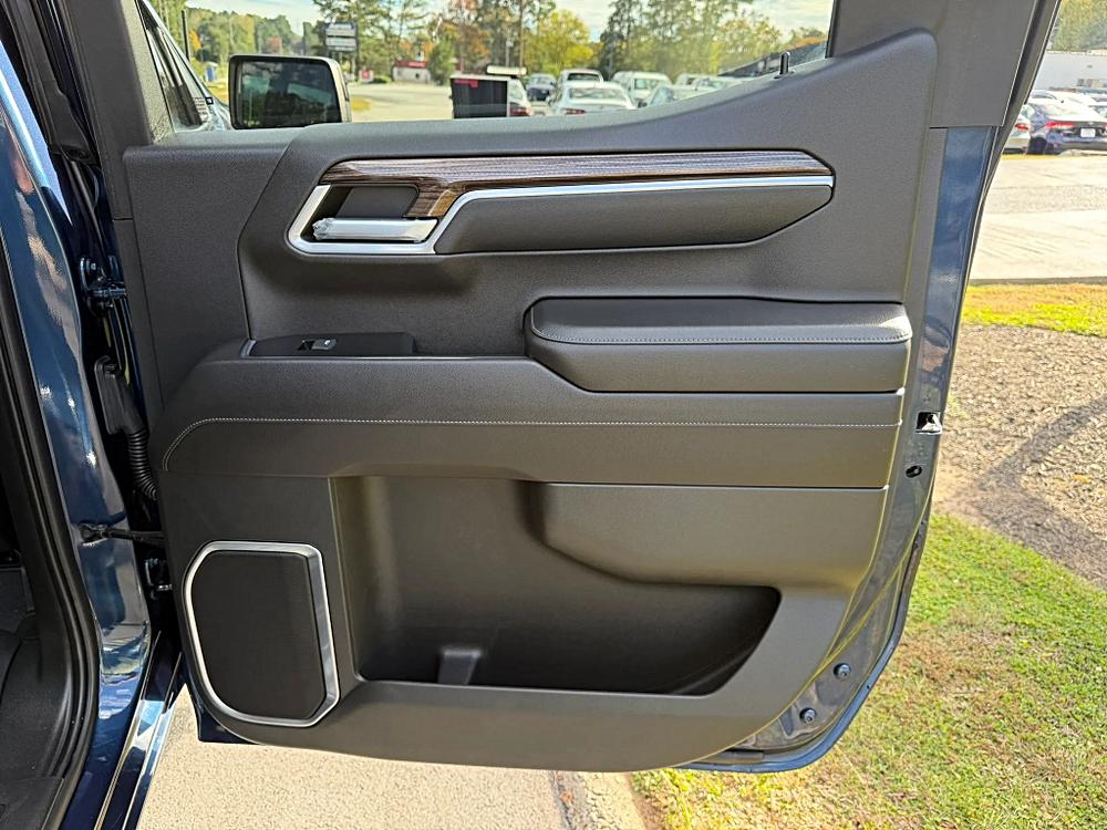 Chevrolet Silverado photo 42