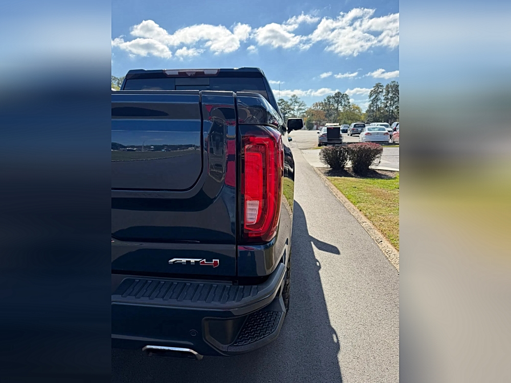 GMC Sierra photo 11