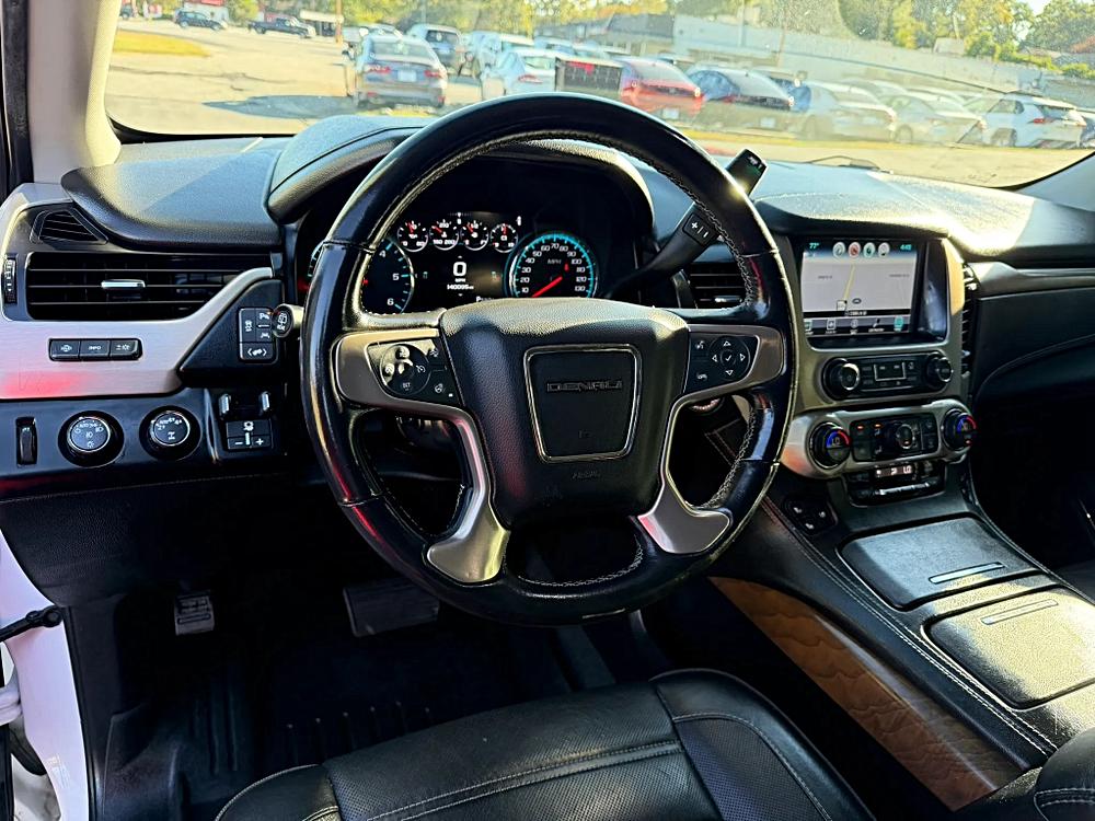 GMC Yukon XL photo 16