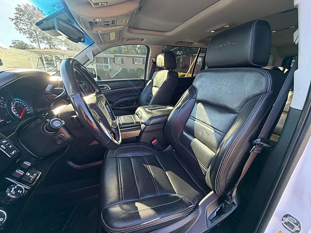 GMC Yukon XL photo 18