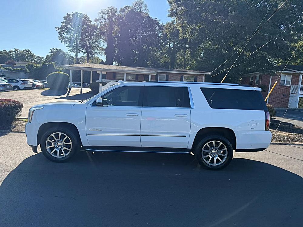 GMC Yukon XL photo 9