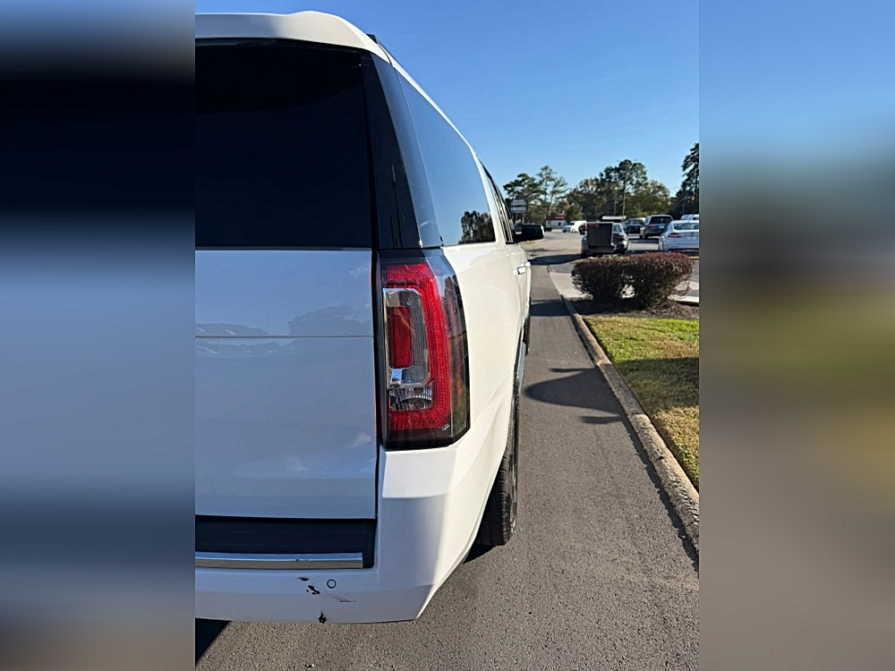 GMC Yukon XL photo 11