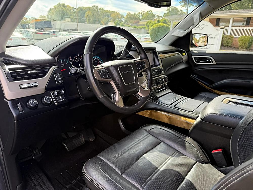 GMC Yukon photo 15