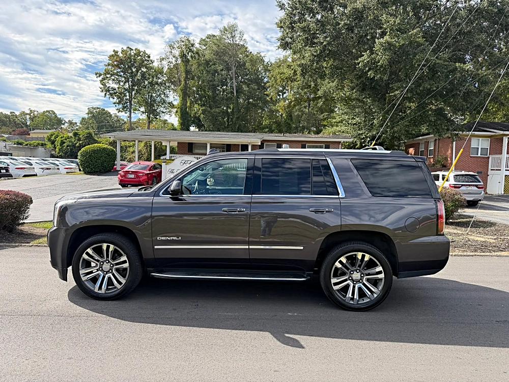 GMC Yukon photo 9