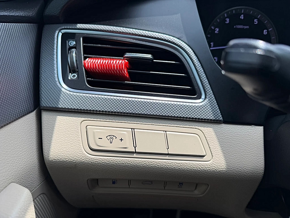 Hyundai Sonata photo 28