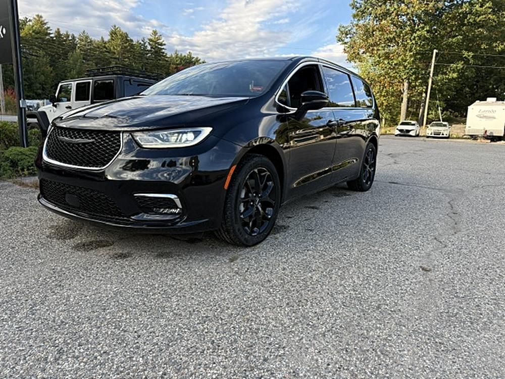 2025 Chrysler Pacifica