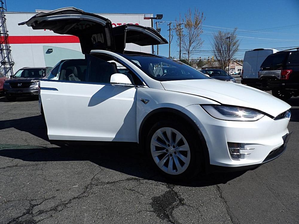 2020 Tesla Model X Long Range's photo