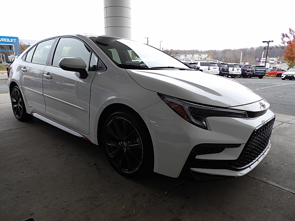 2023 Toyota Corolla SE Infrared's photo