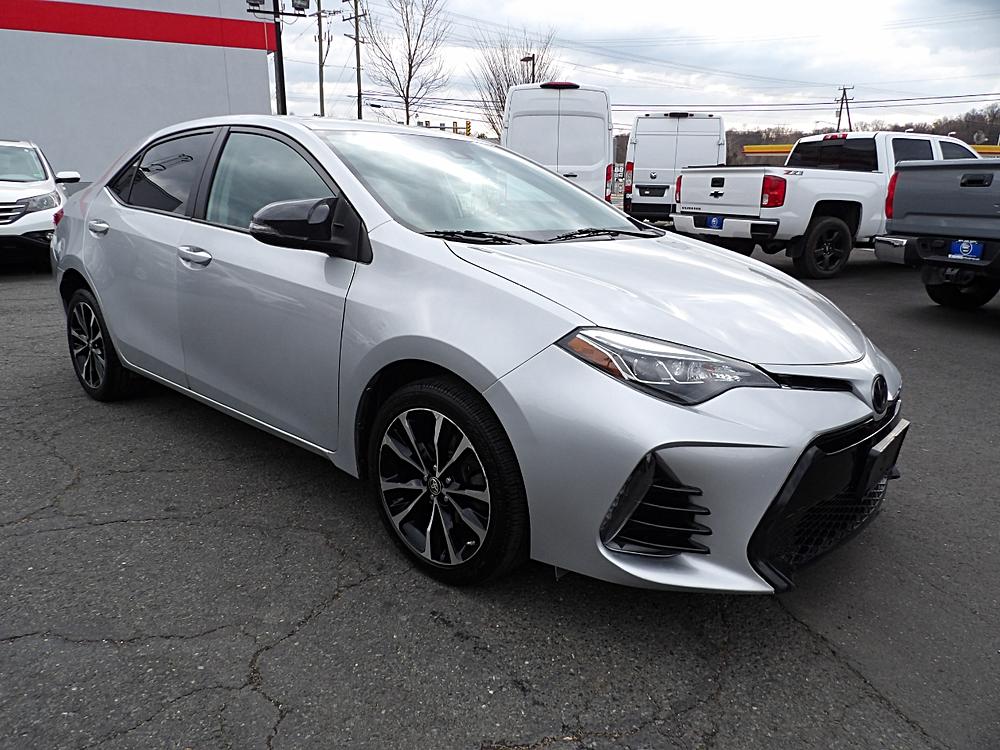 2019 Toyota Corolla SE's photo