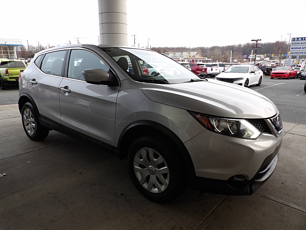2019 Nissan Rogue Sport S's photo