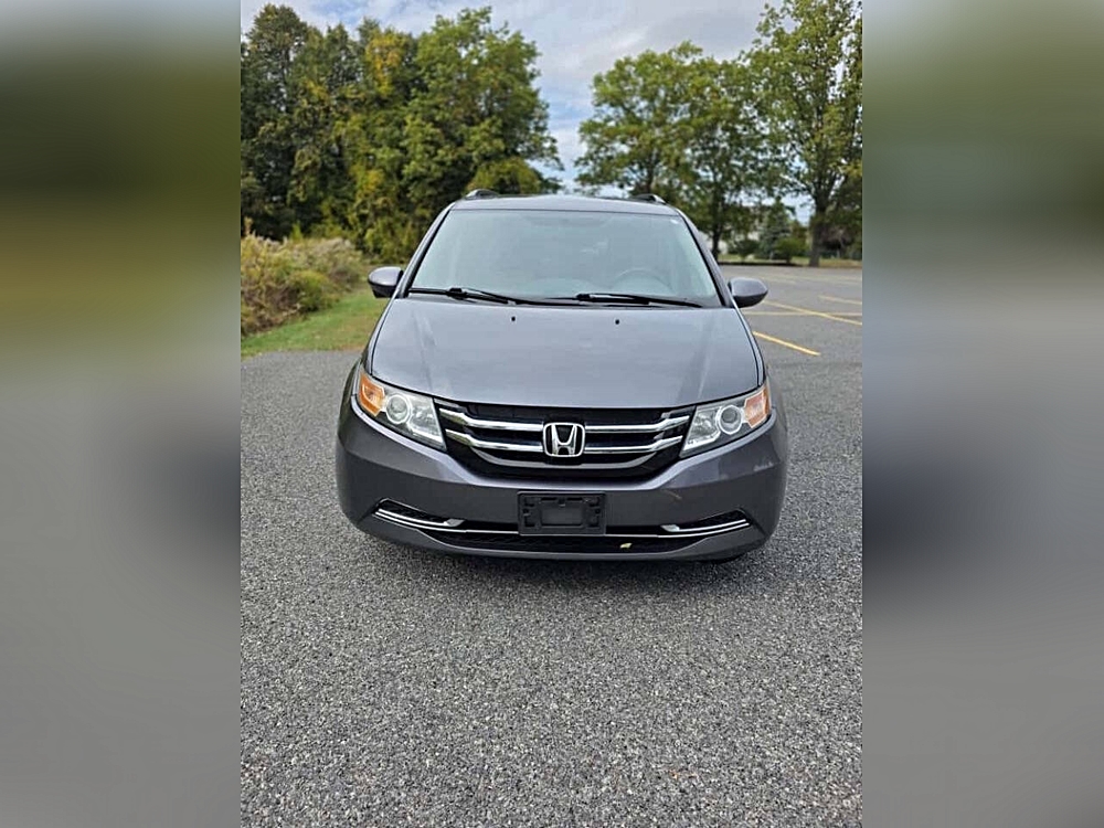 2016 Honda Odyssey SE's photo