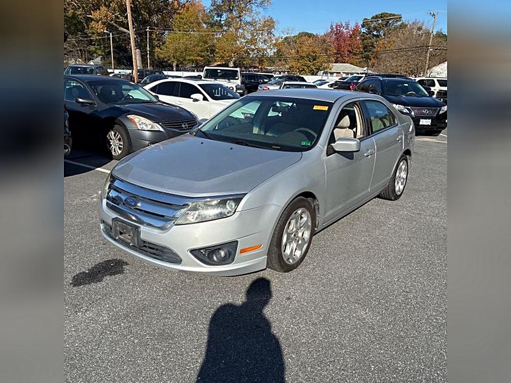 2010 Ford Fusion SE's photo