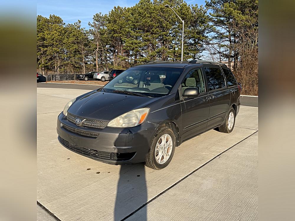2004 Toyota Sienna LE