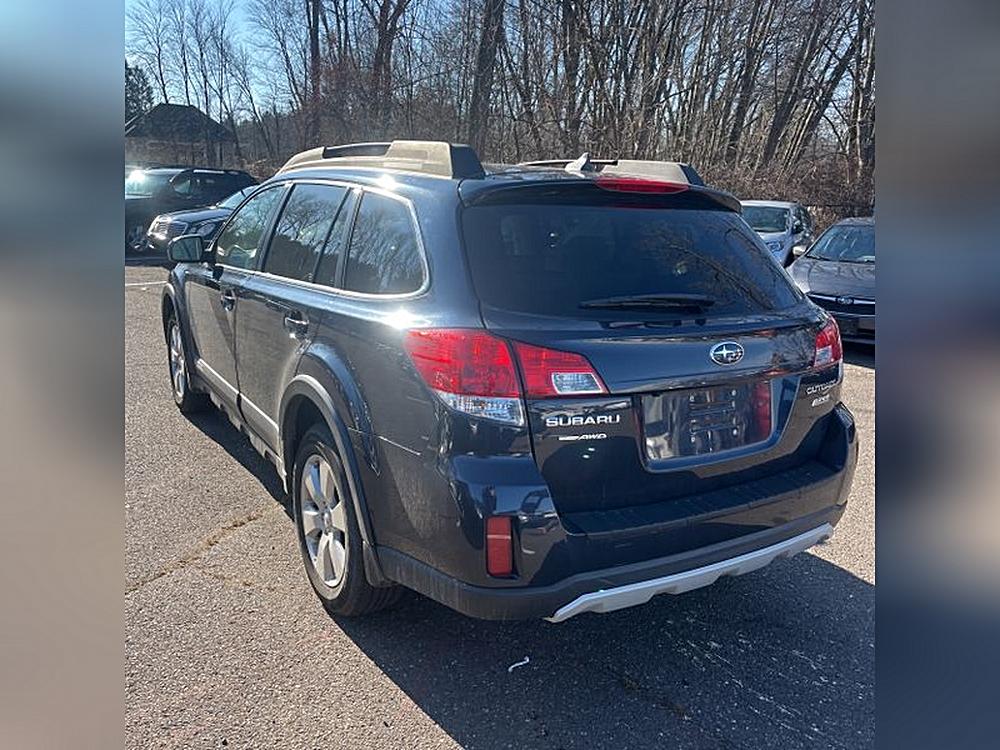 2012 Subaru Outback Limited's photo