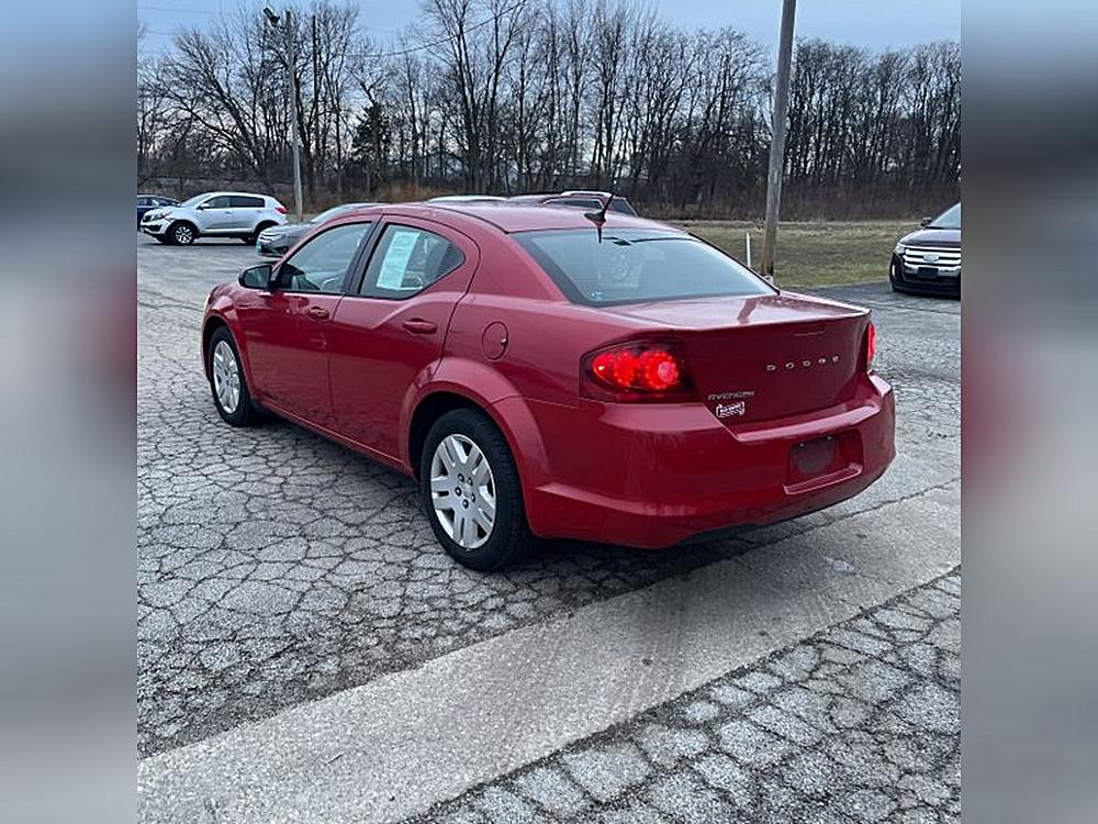 2012 Dodge Avenger SE's photo