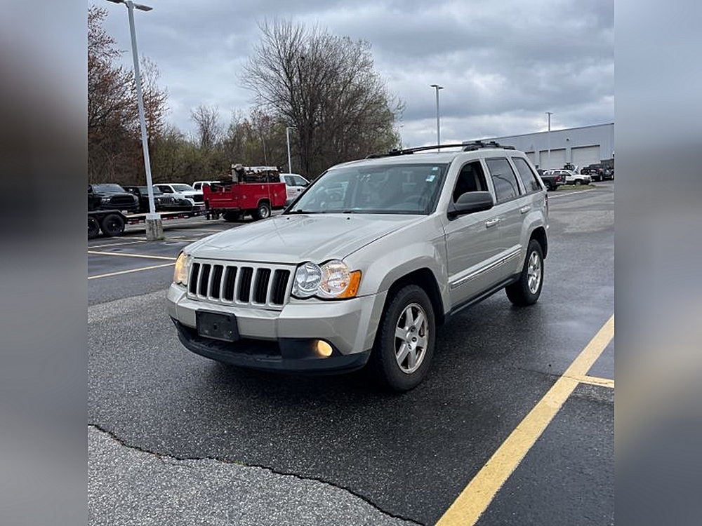 2010 Jeep Grand Cherokee Laredo 4WD's photo