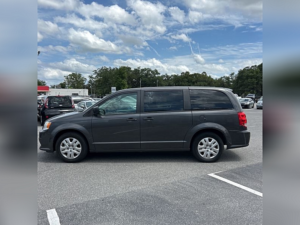 2019 Dodge Grand Caravan SE's photo