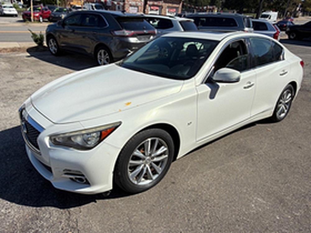 2015 INFINITI Q50