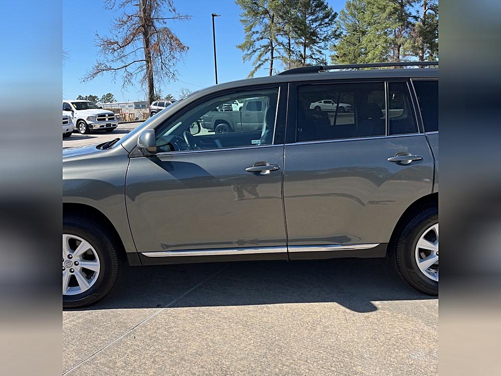 Image 4 of 2012 Toyota Highlander Base V6