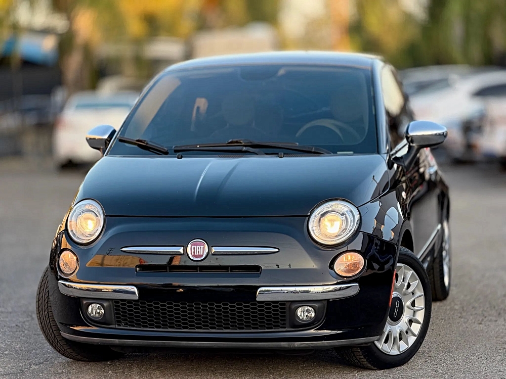 2015 FIAT 500 Lounge's photo