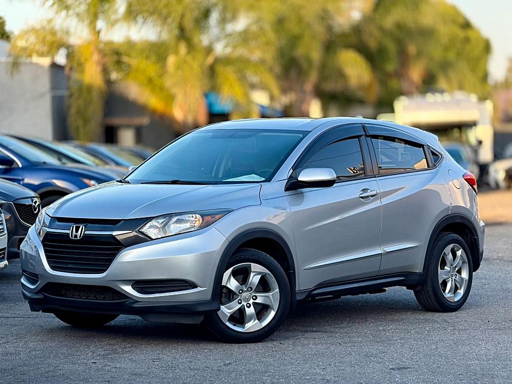 2016 Honda HR-V LX 4WD's photo